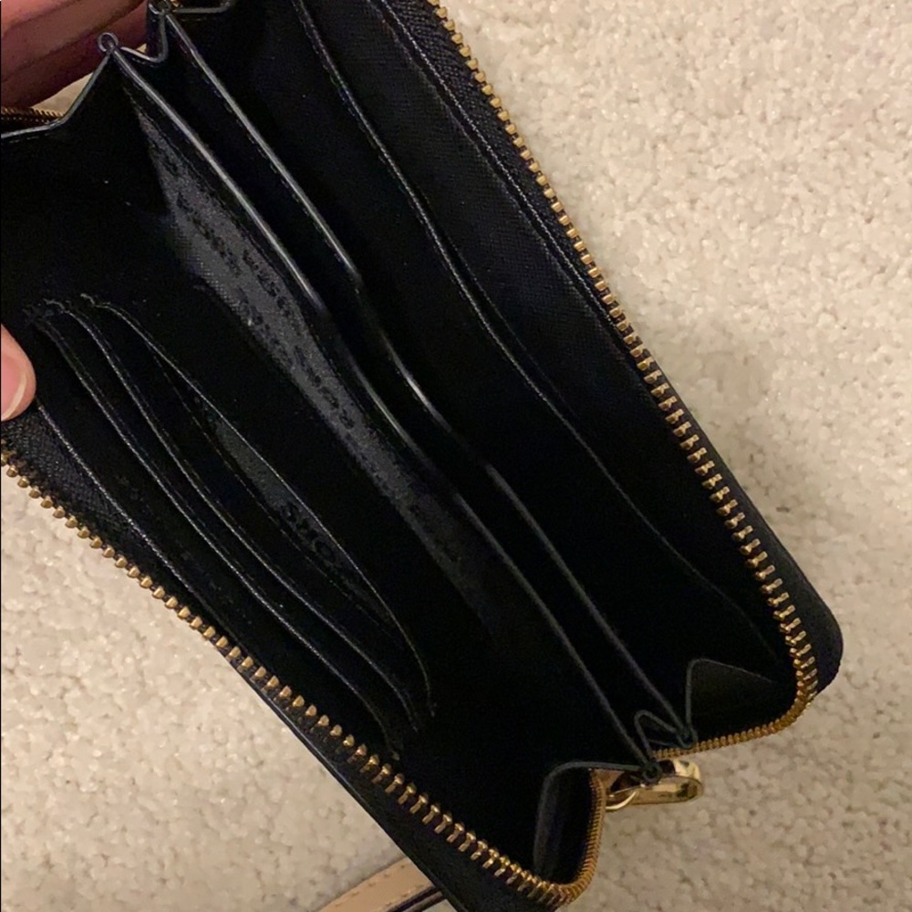 Michael Kors Wallet - Picture 5 of 5